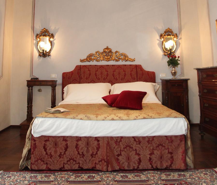 Residenza Dei Ricci Acomodação com café da manhã Chiusi Quarto foto